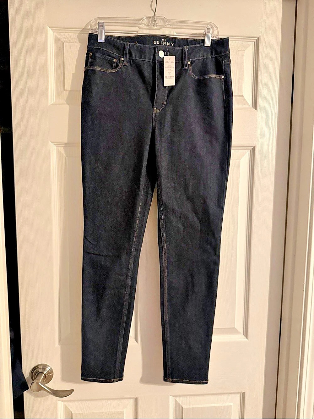 White House Black MarketThe Skinny Ankle Skinny Jeans Black Size 6 NWT